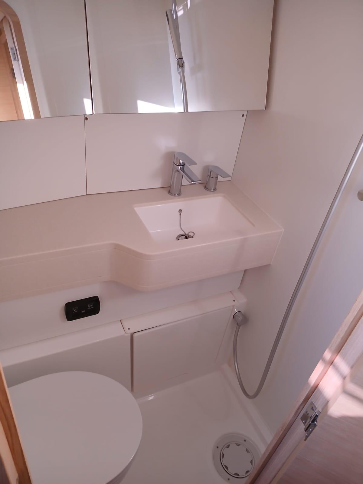 Dufour 44 - 4 cab, picture 37