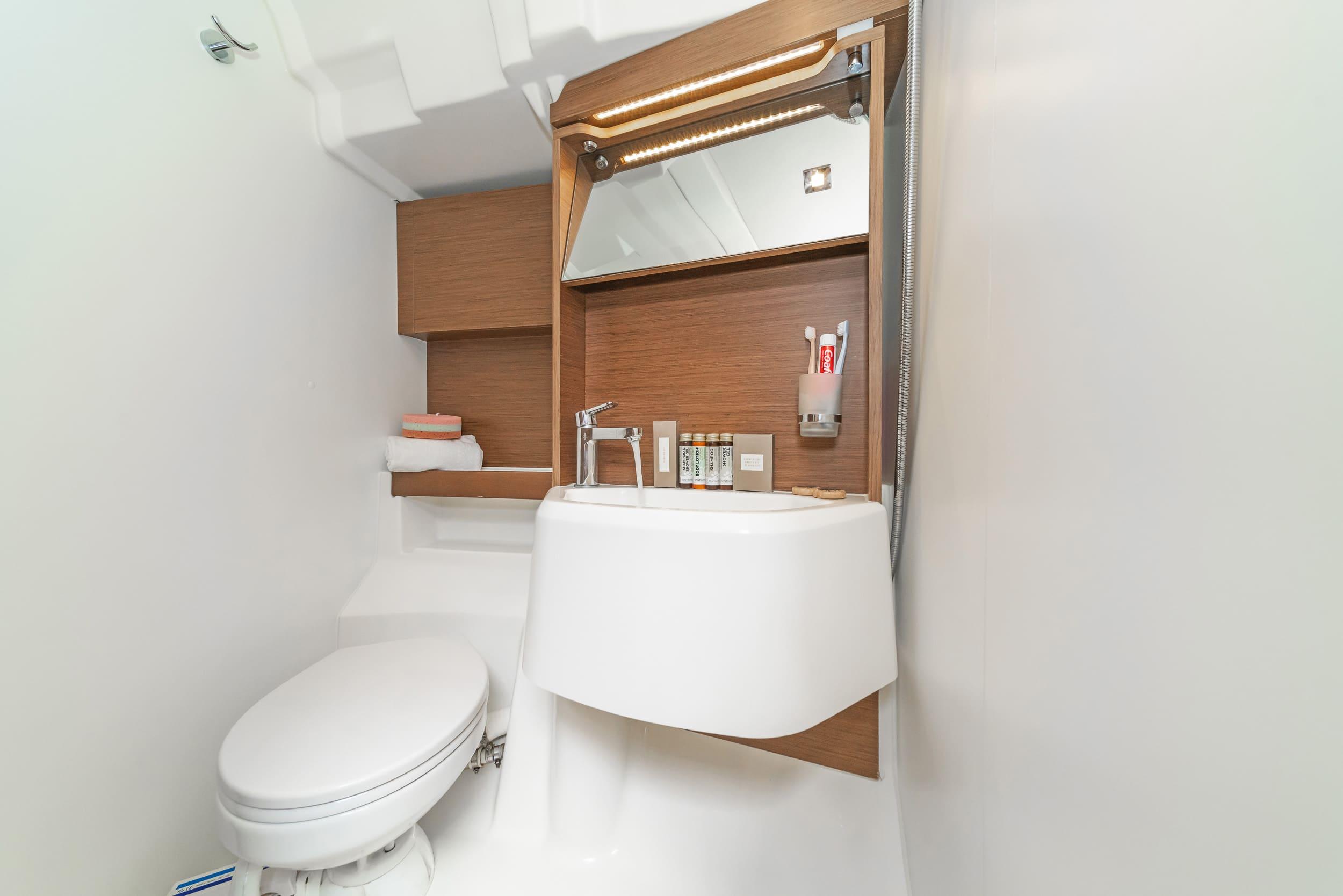 Oceanis 51.1 - 5 + 1 cab., picture 17