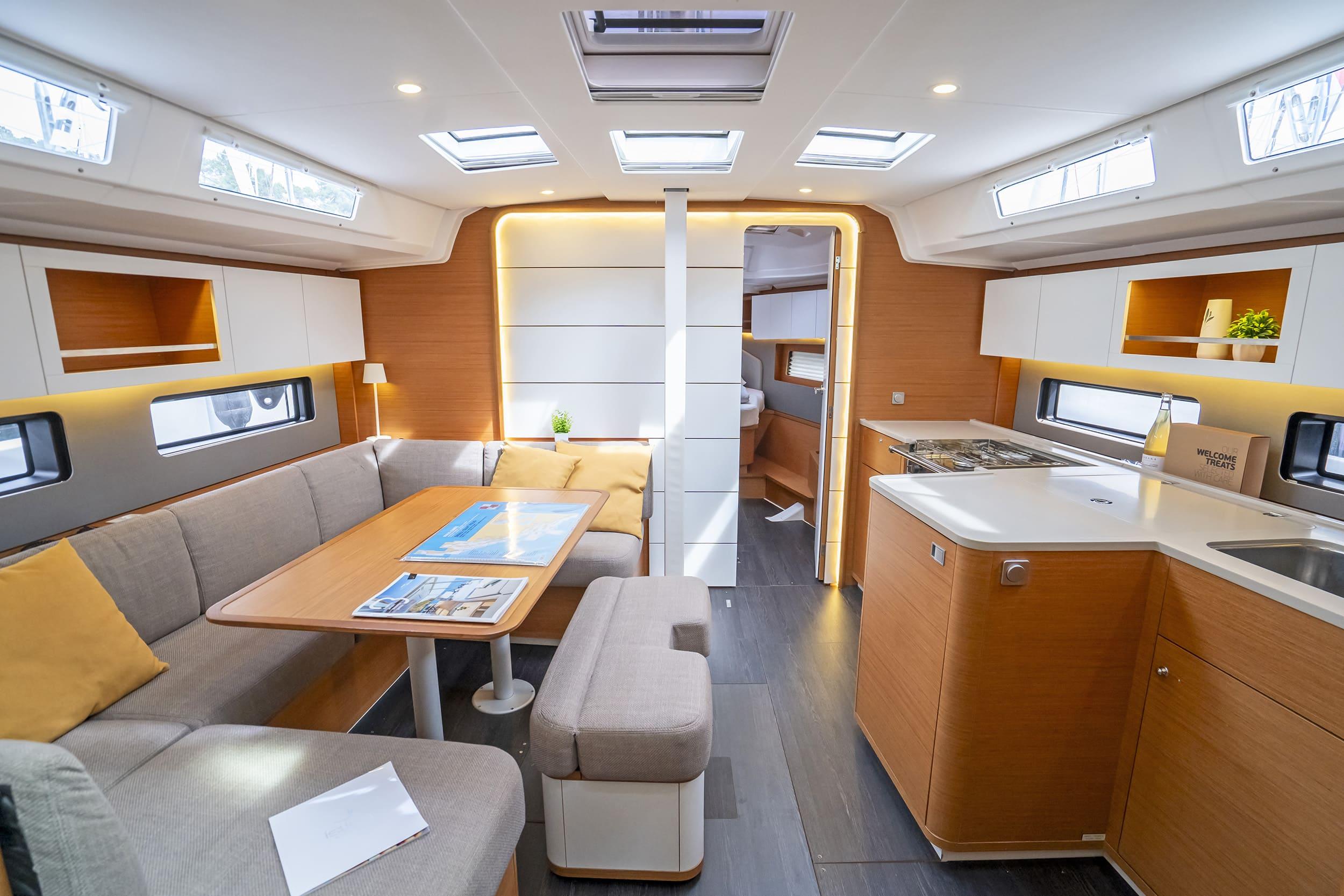 Dufour 41 - 3 cab., picture 10