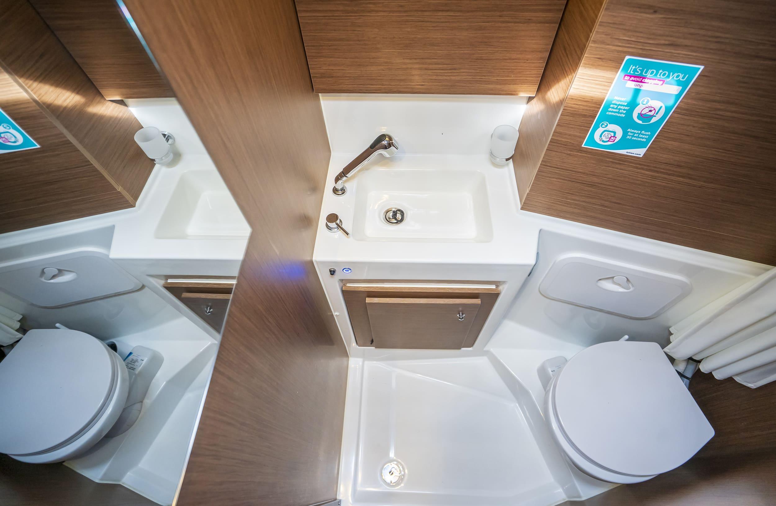 Oceanis 37.1, picture 18