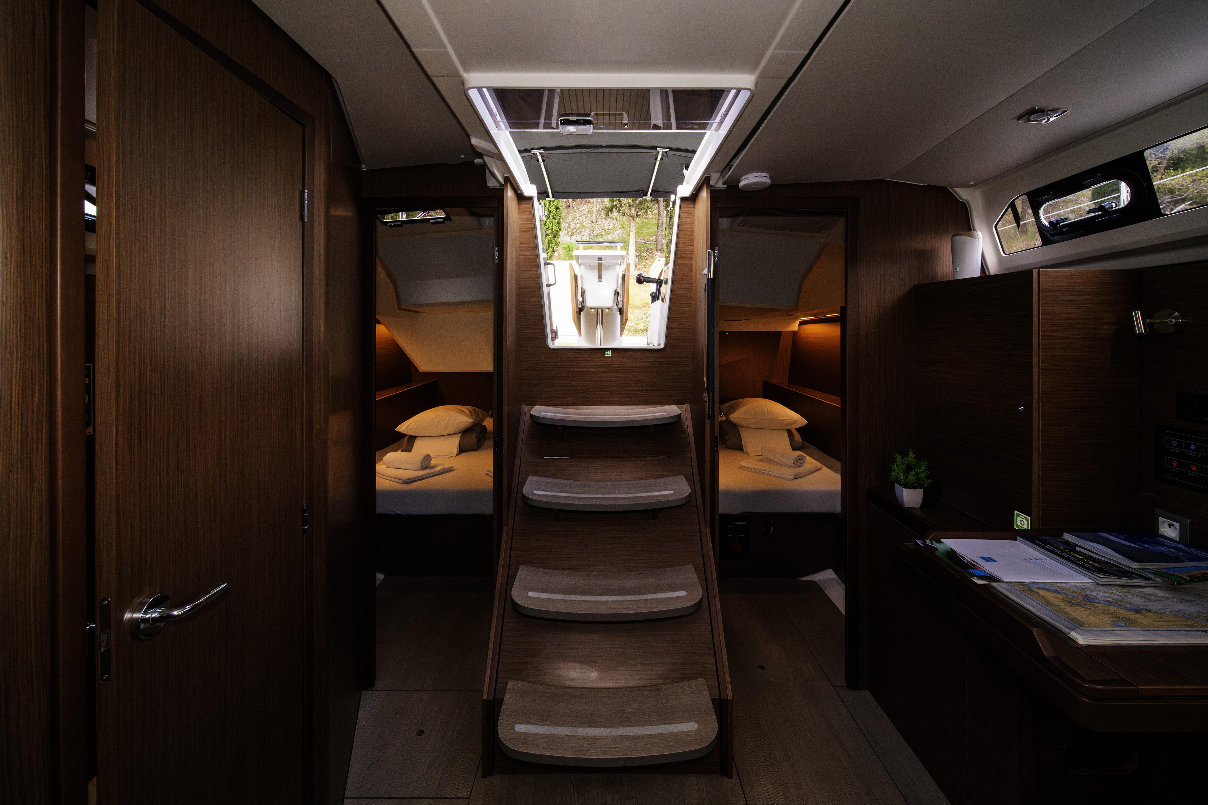 Oceanis 37.1, picture 12