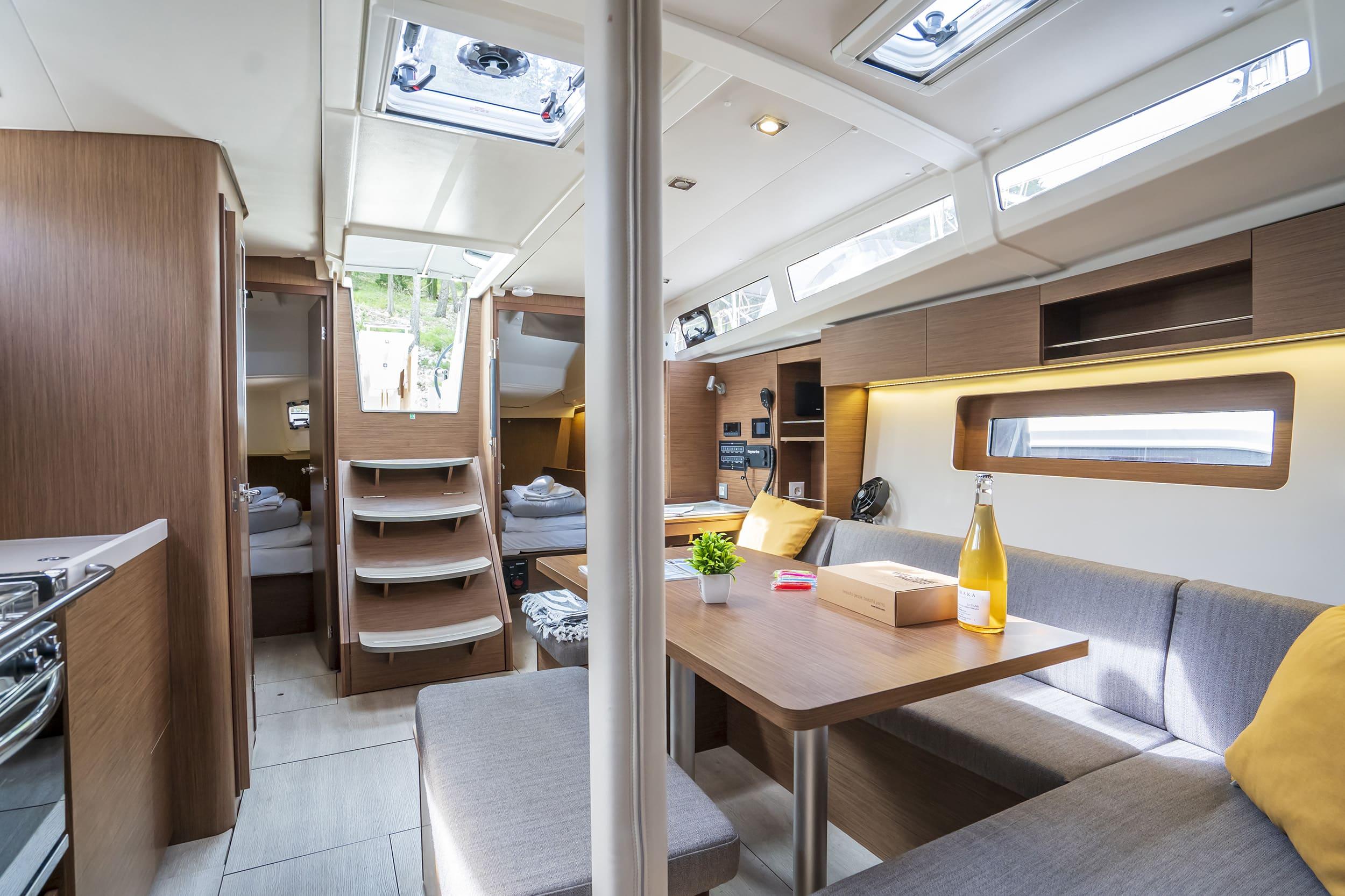 Oceanis 37.1, picture 15