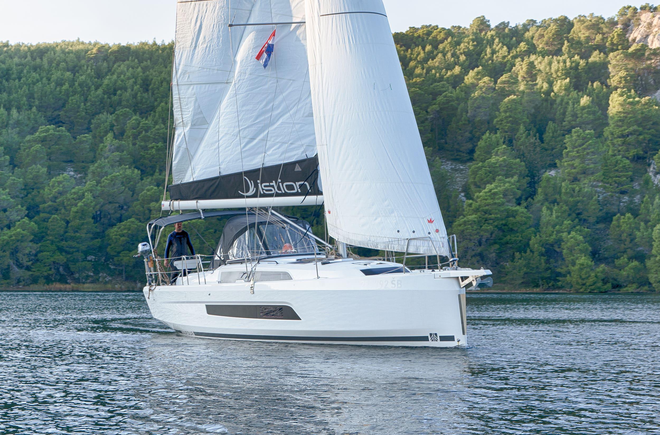 Dufour 37 - 3 cab., picture 4