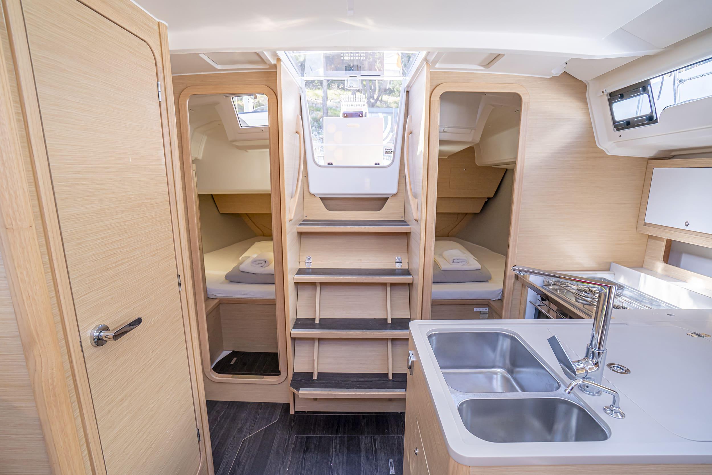 Dufour 37 - 3 cab., picture 11