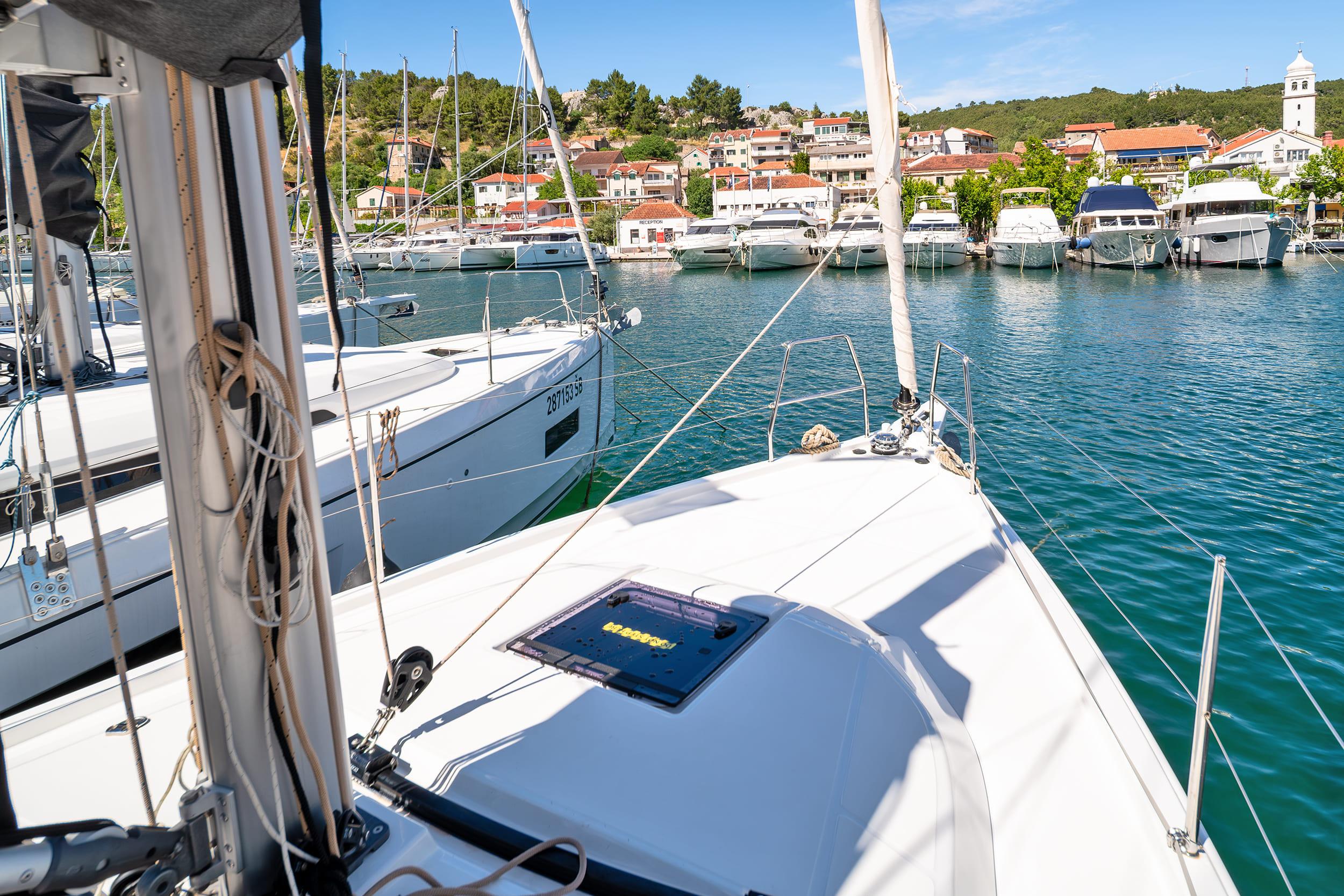 Dufour 37 - 3 cab., picture 9