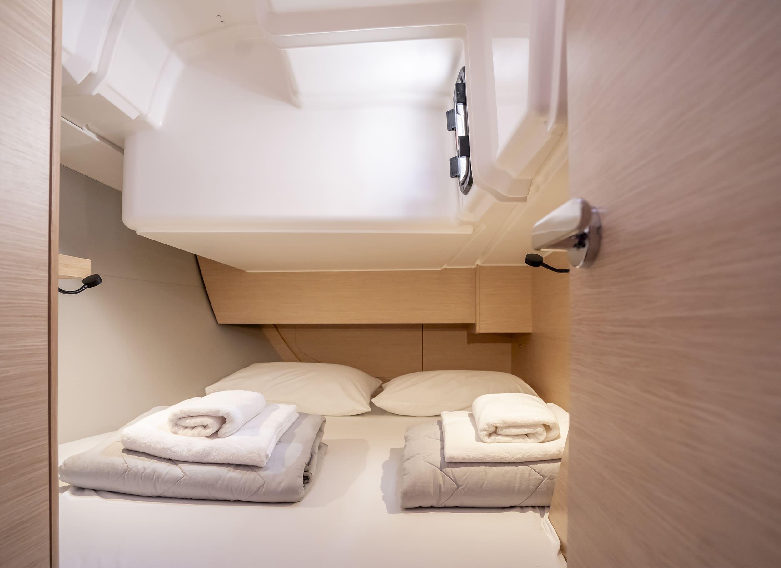 Dufour 37 - 3 cab., picture 14