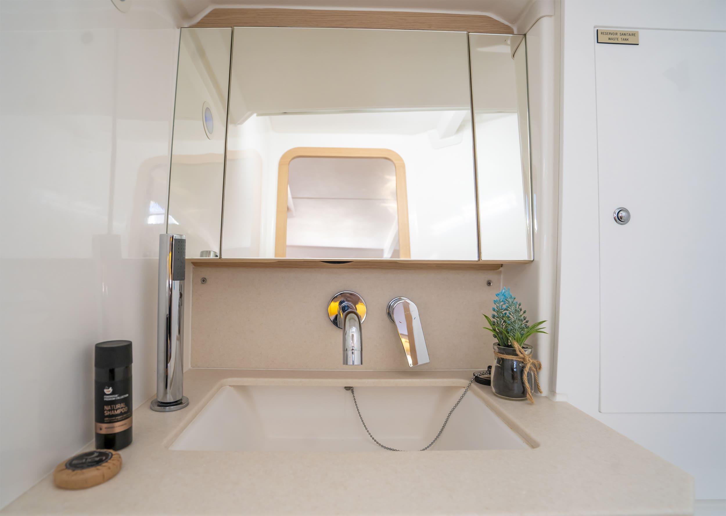 Dufour 37 - 3 cab., picture 15