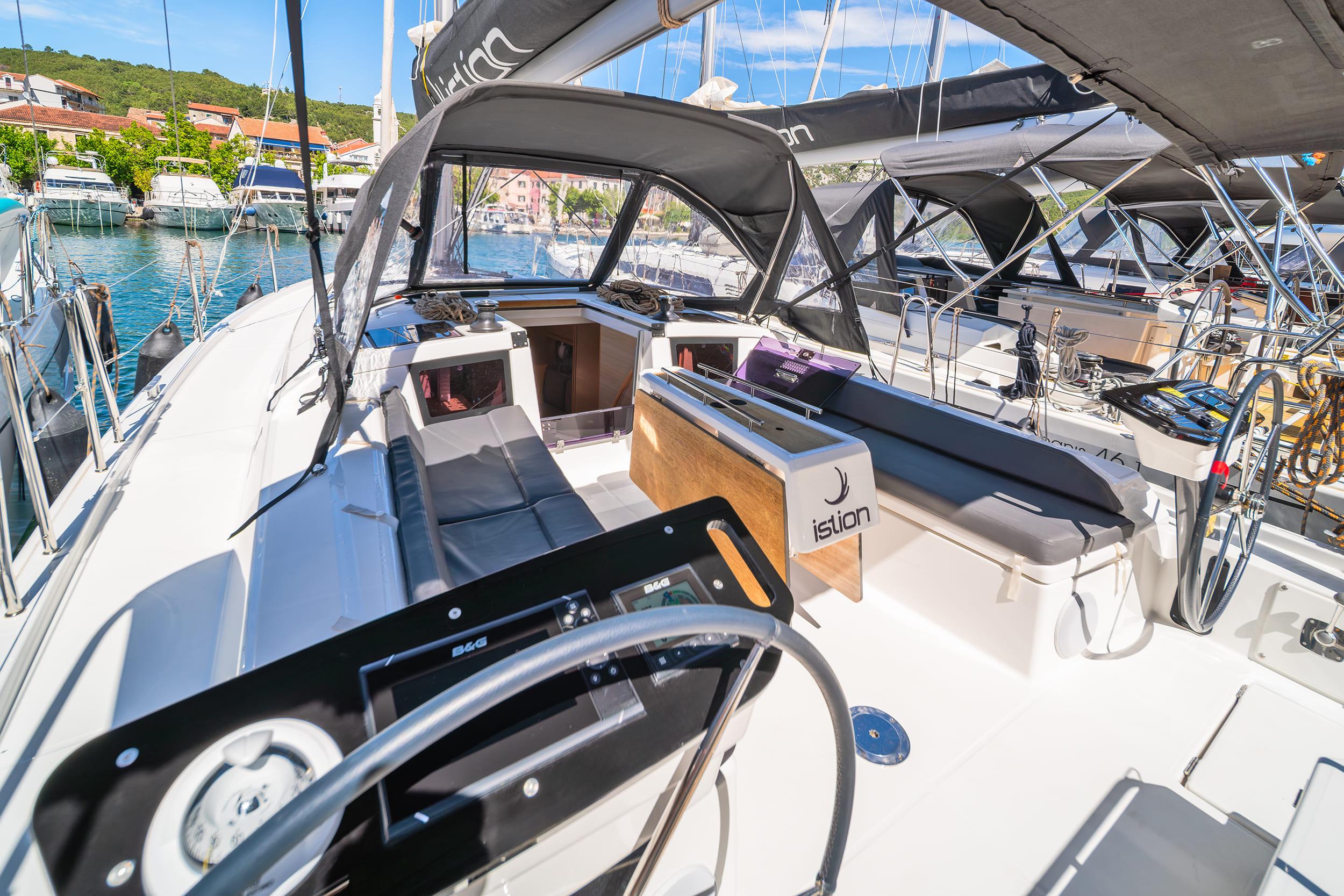 Dufour 37 - 3 cab., picture 7