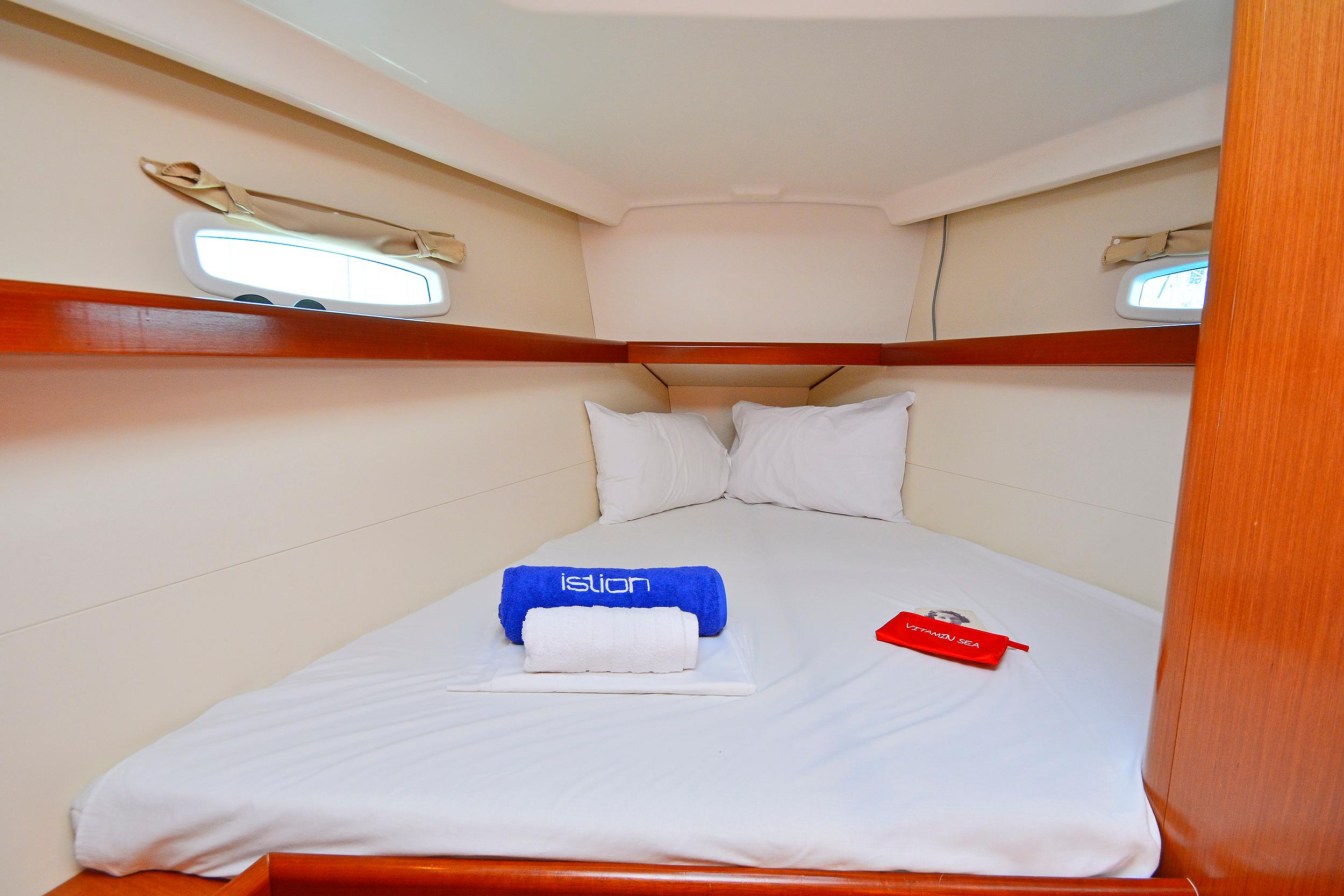 Oceanis 43, picture 3