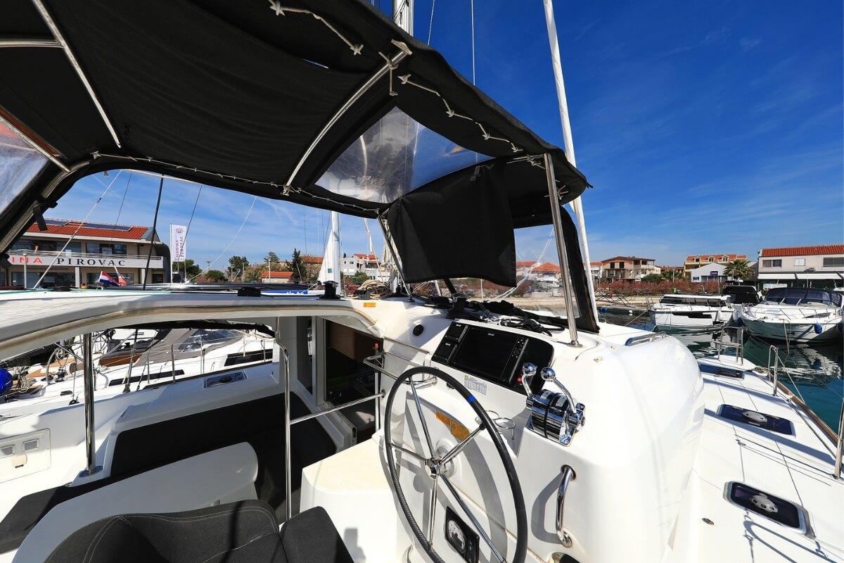 Lagoon 40 - 4 + 2 cab, picture 6