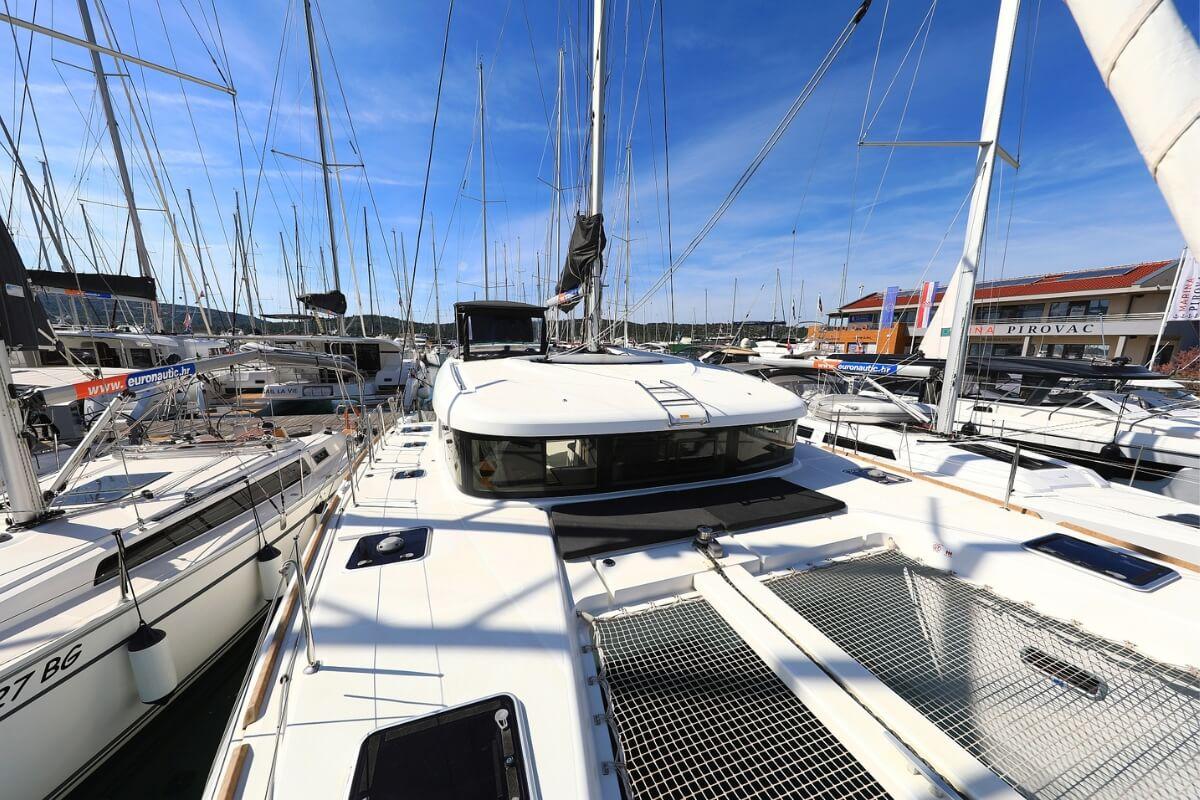 Lagoon 40 - 4 + 2 cab, picture 4