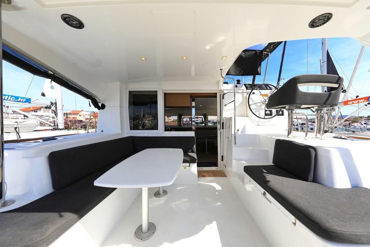 Lagoon 40 - 4 + 2 cab, picture 7