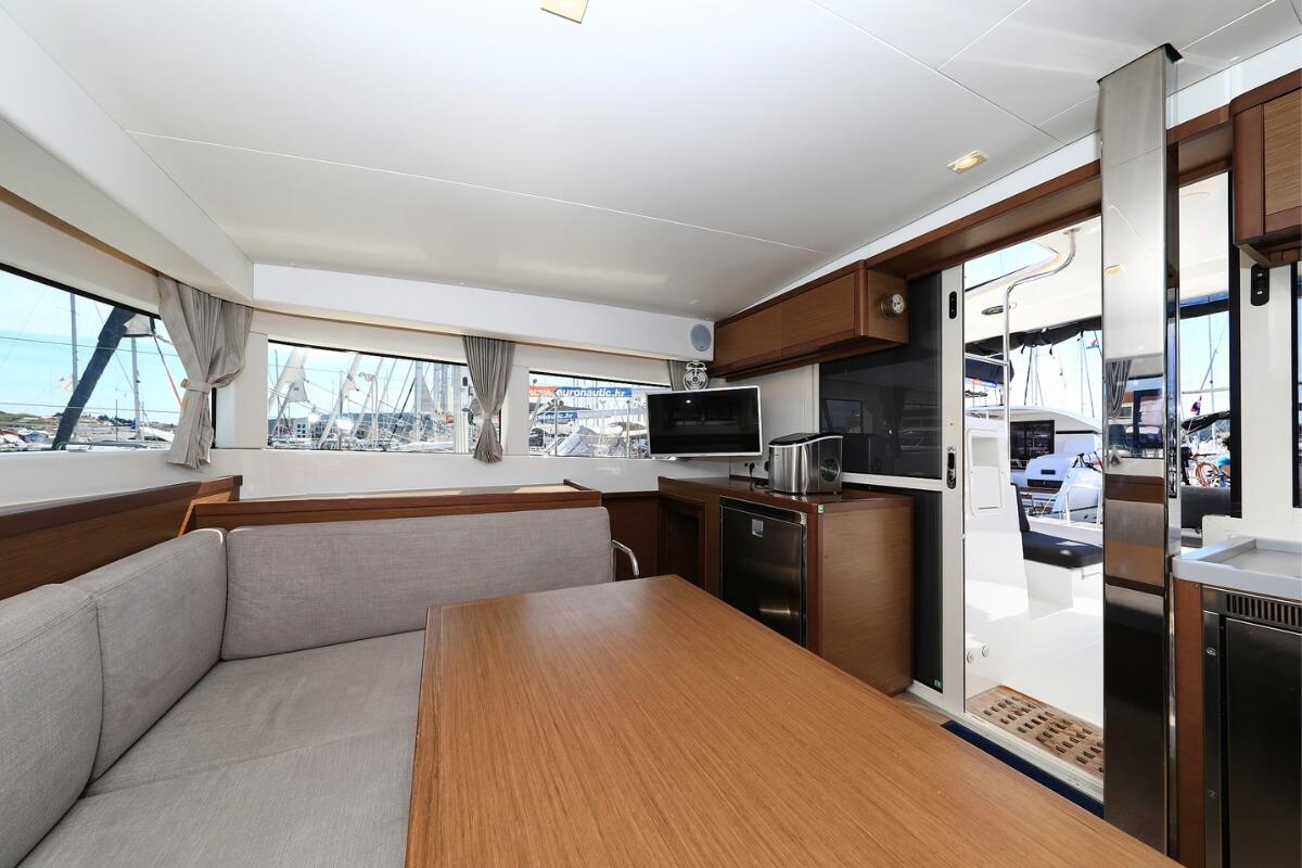 Lagoon 40 - 4 + 2 cab, picture 10