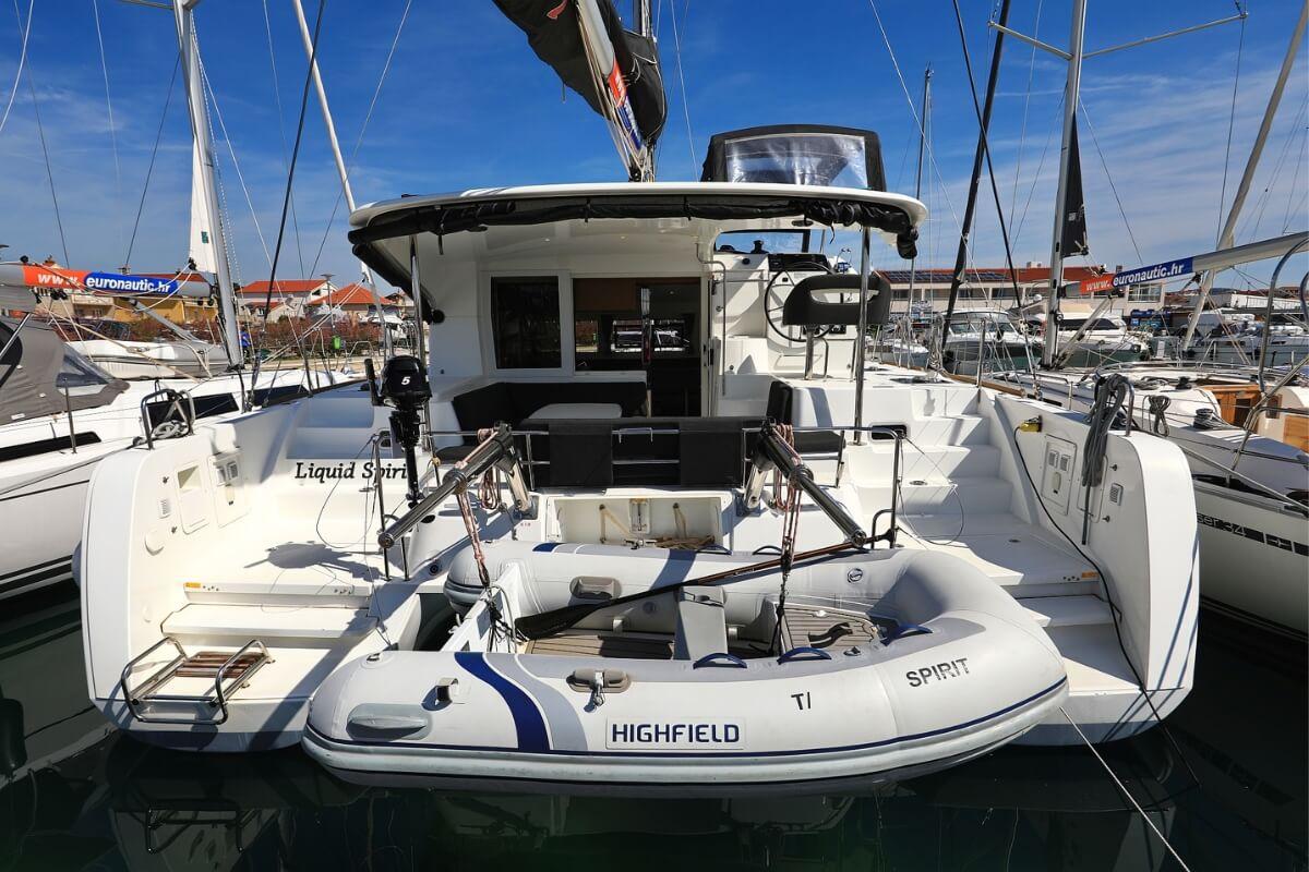 Lagoon 40 - 4 + 2 cab, picture 1