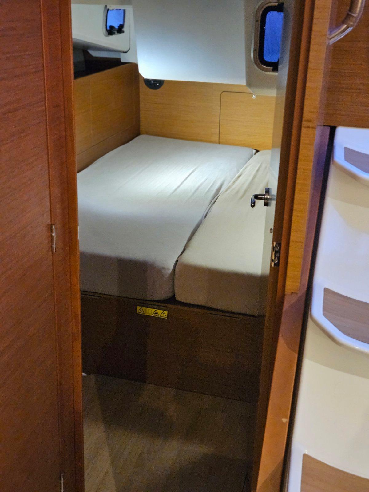 Sun Odyssey 440 - 4 cab., picture 6