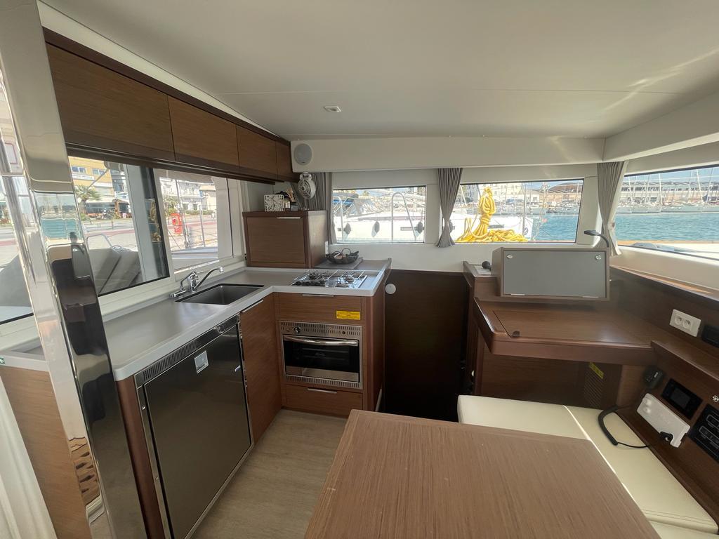 Lagoon 40 - 4 + 2 cab, picture 6