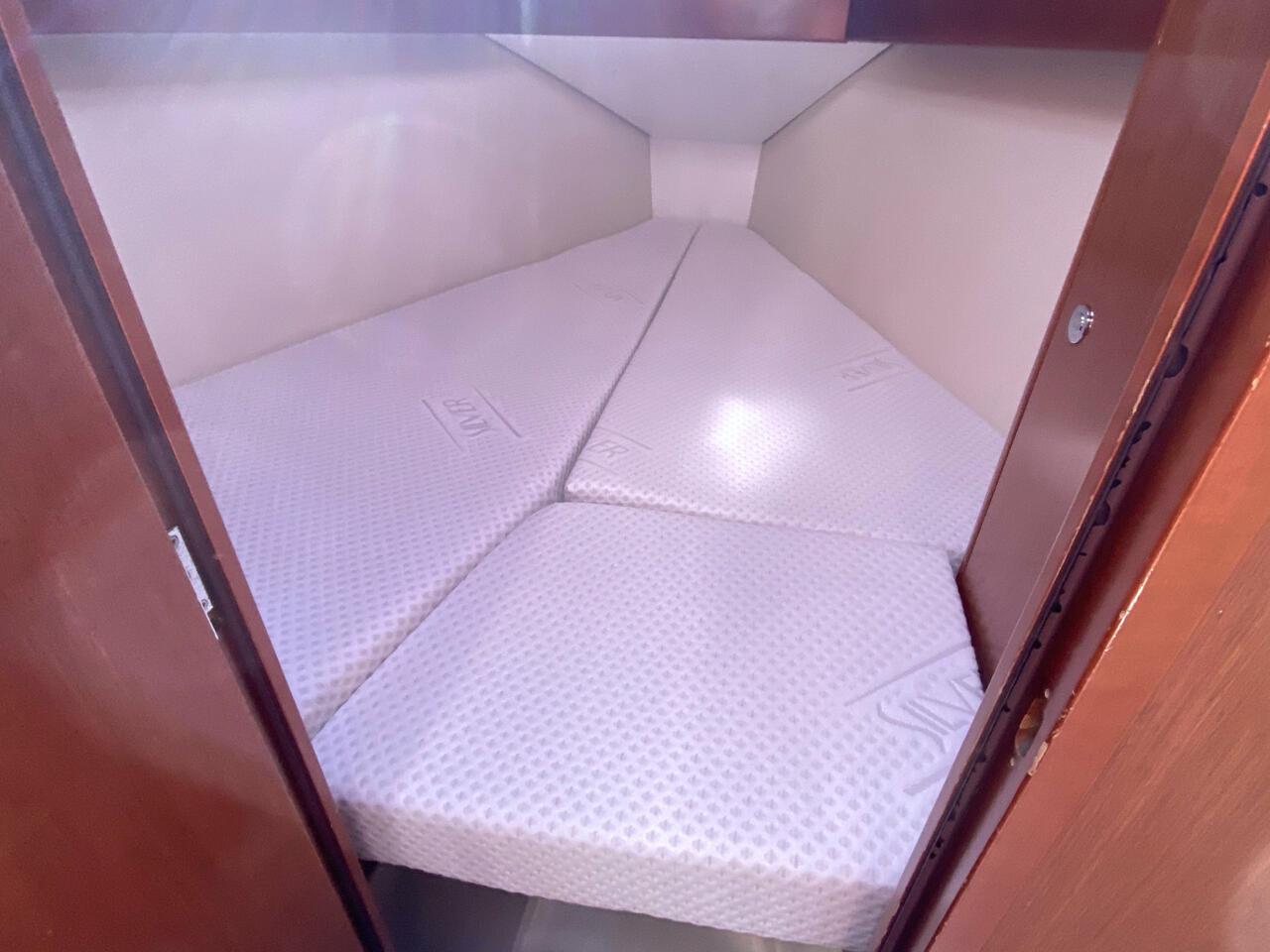 Oceanis 31, picture 13