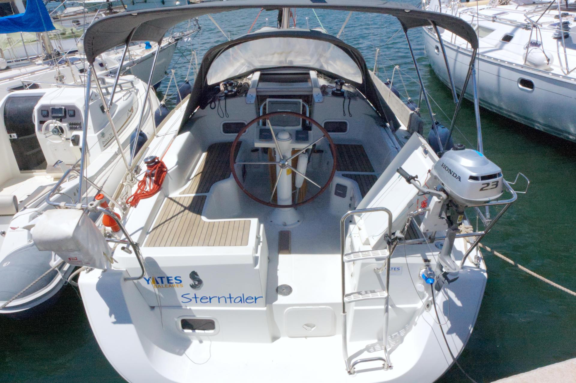 Oceanis 31, picture 1
