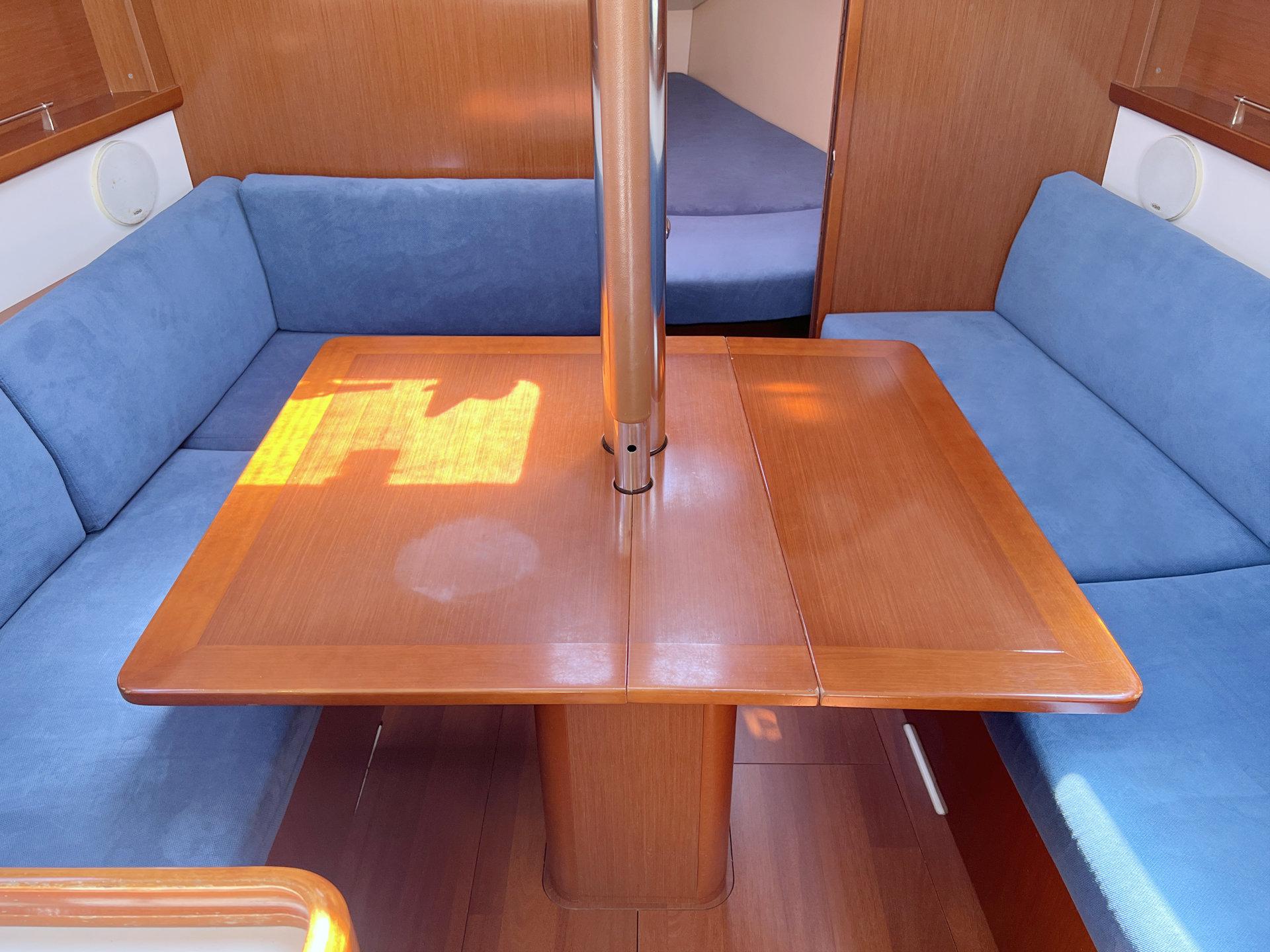 Oceanis 31, picture 16