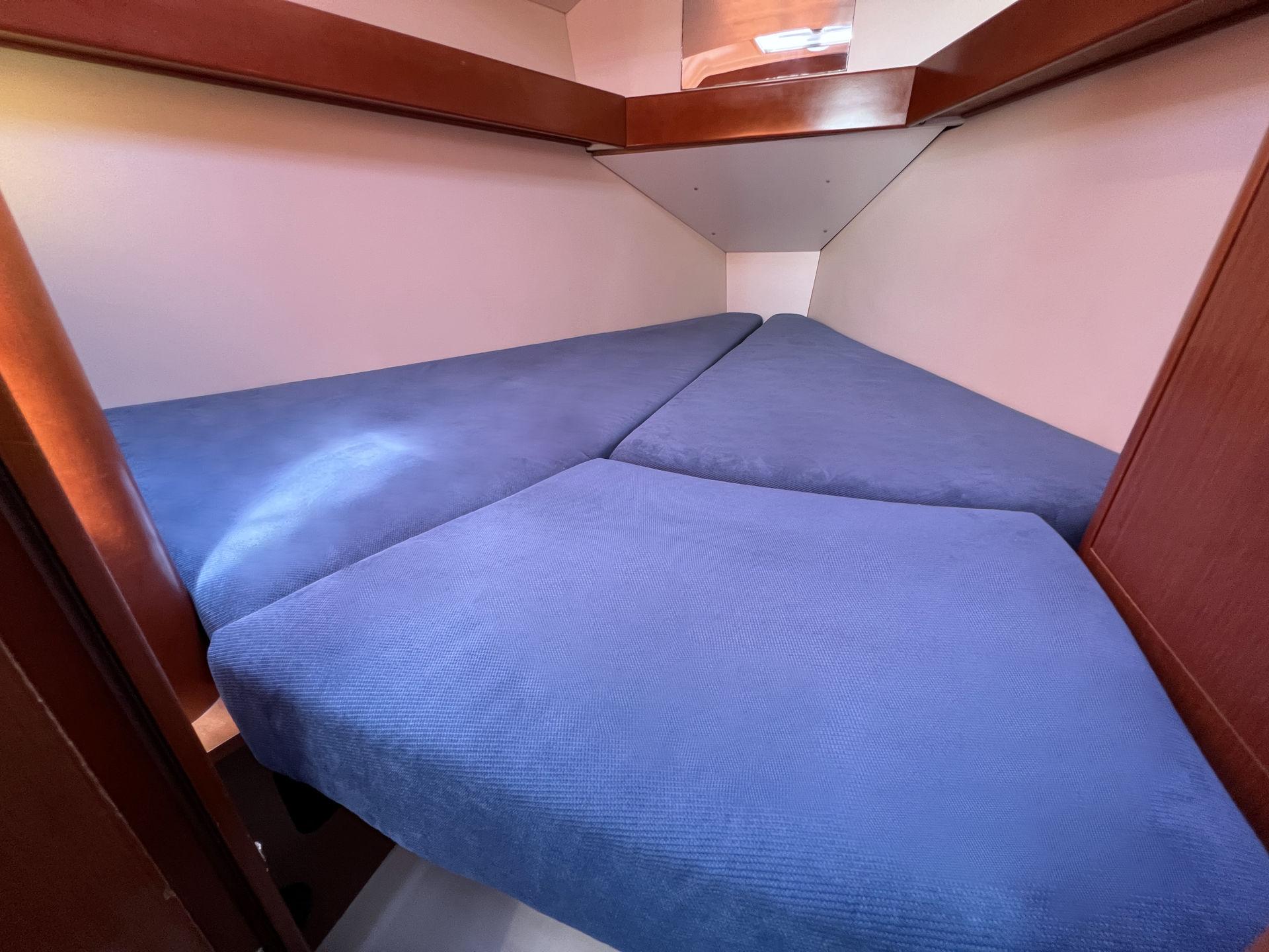 Oceanis 31, picture 17