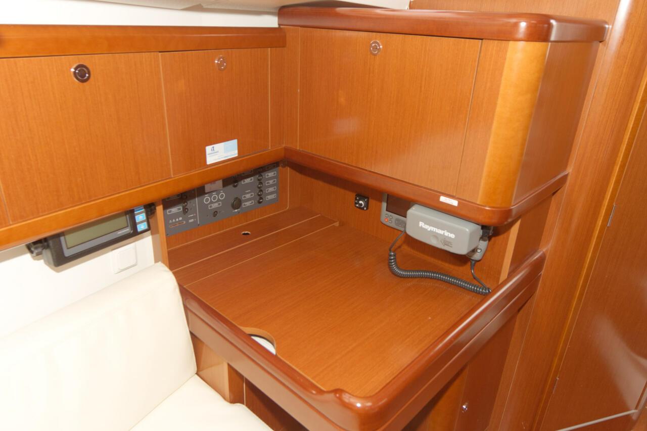 Oceanis 34, picture 11