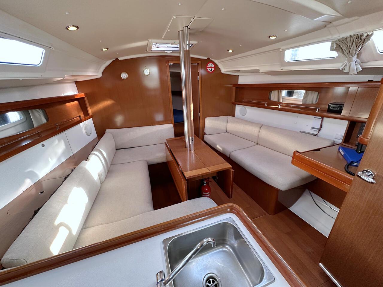 Oceanis 37, picture 15