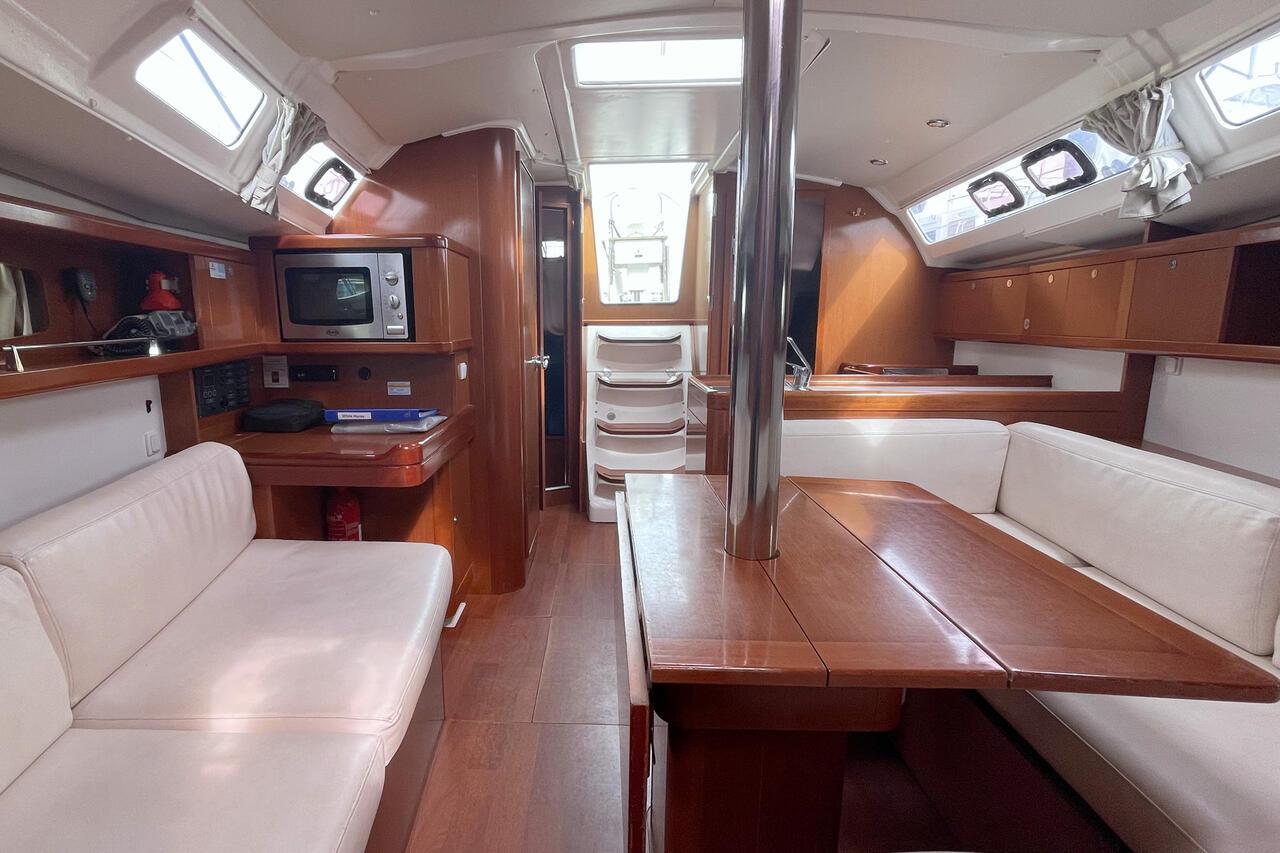 Oceanis 37, picture 11