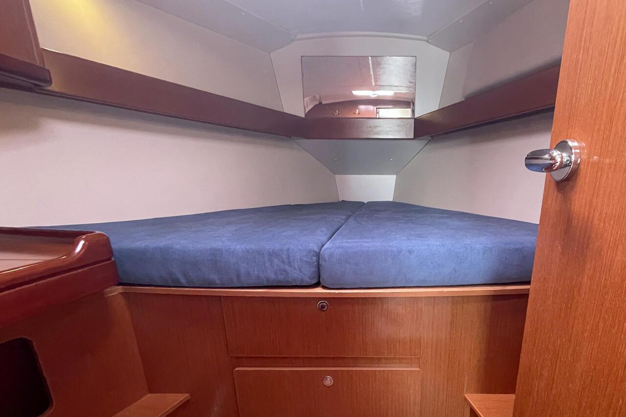 Oceanis 37, picture 16