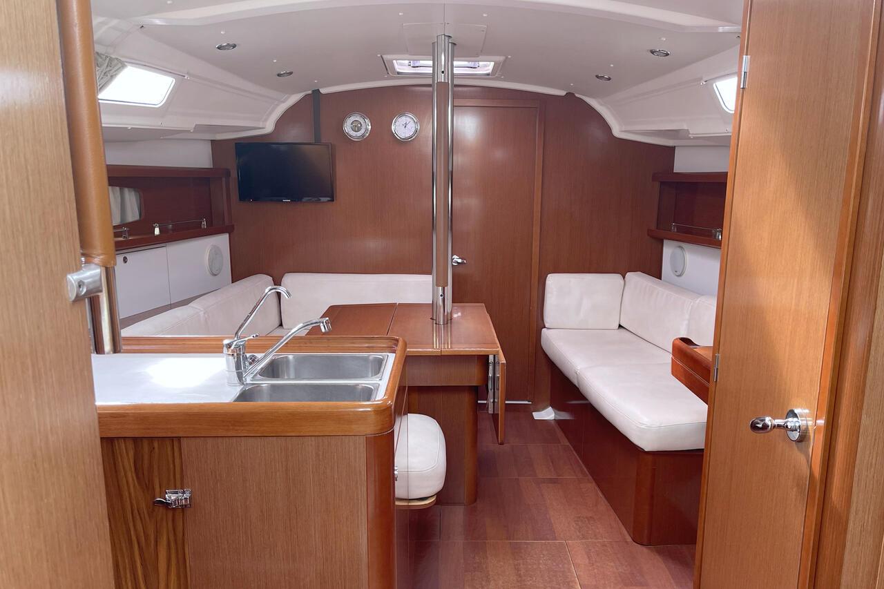 Oceanis 37, picture 10