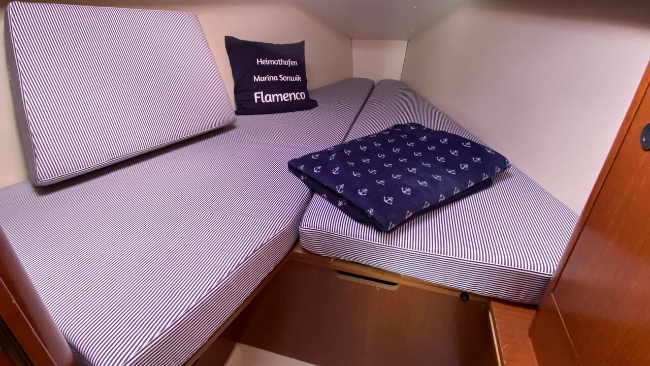 Oceanis 31, picture 15