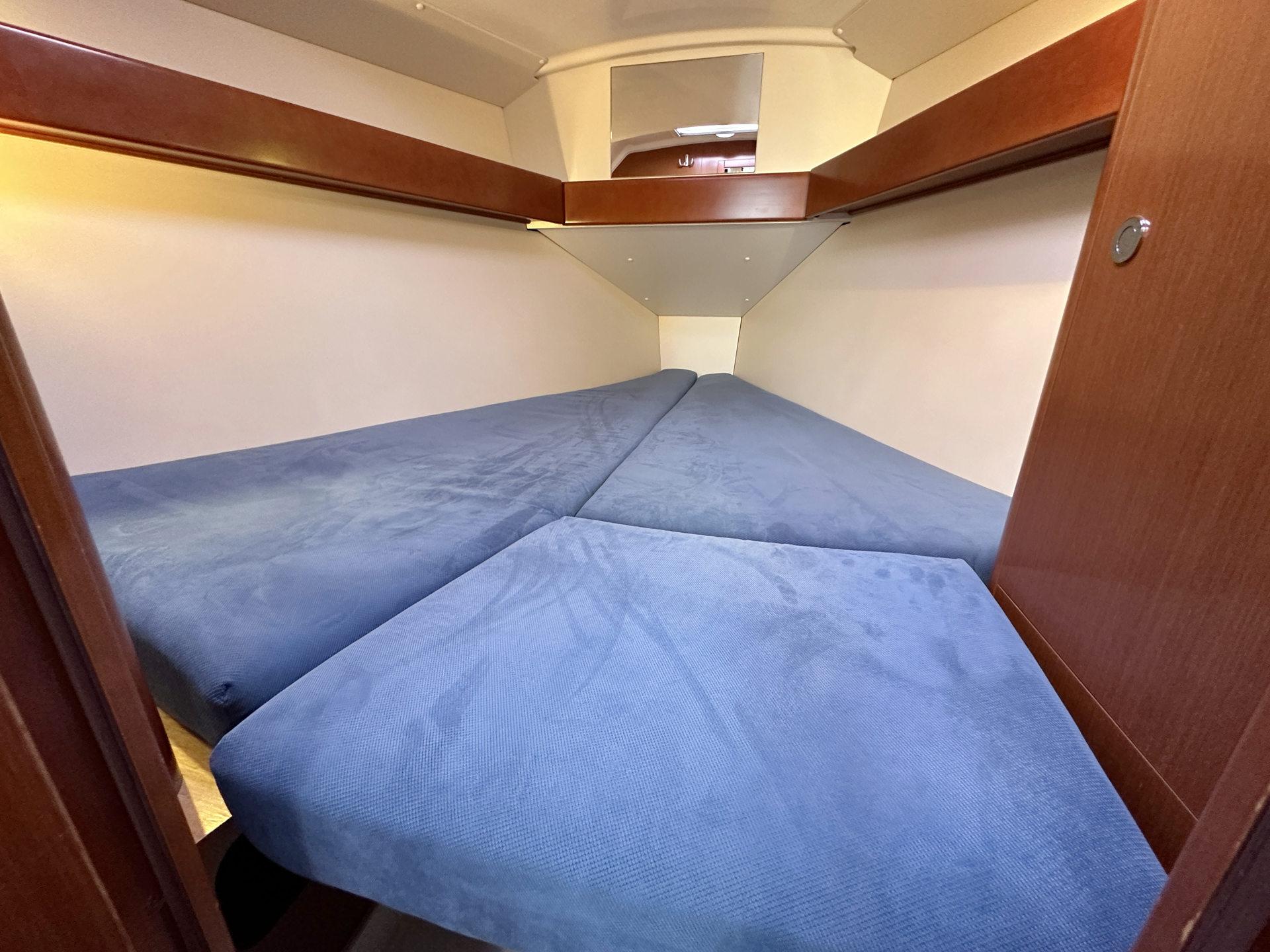 Oceanis 31, picture 15