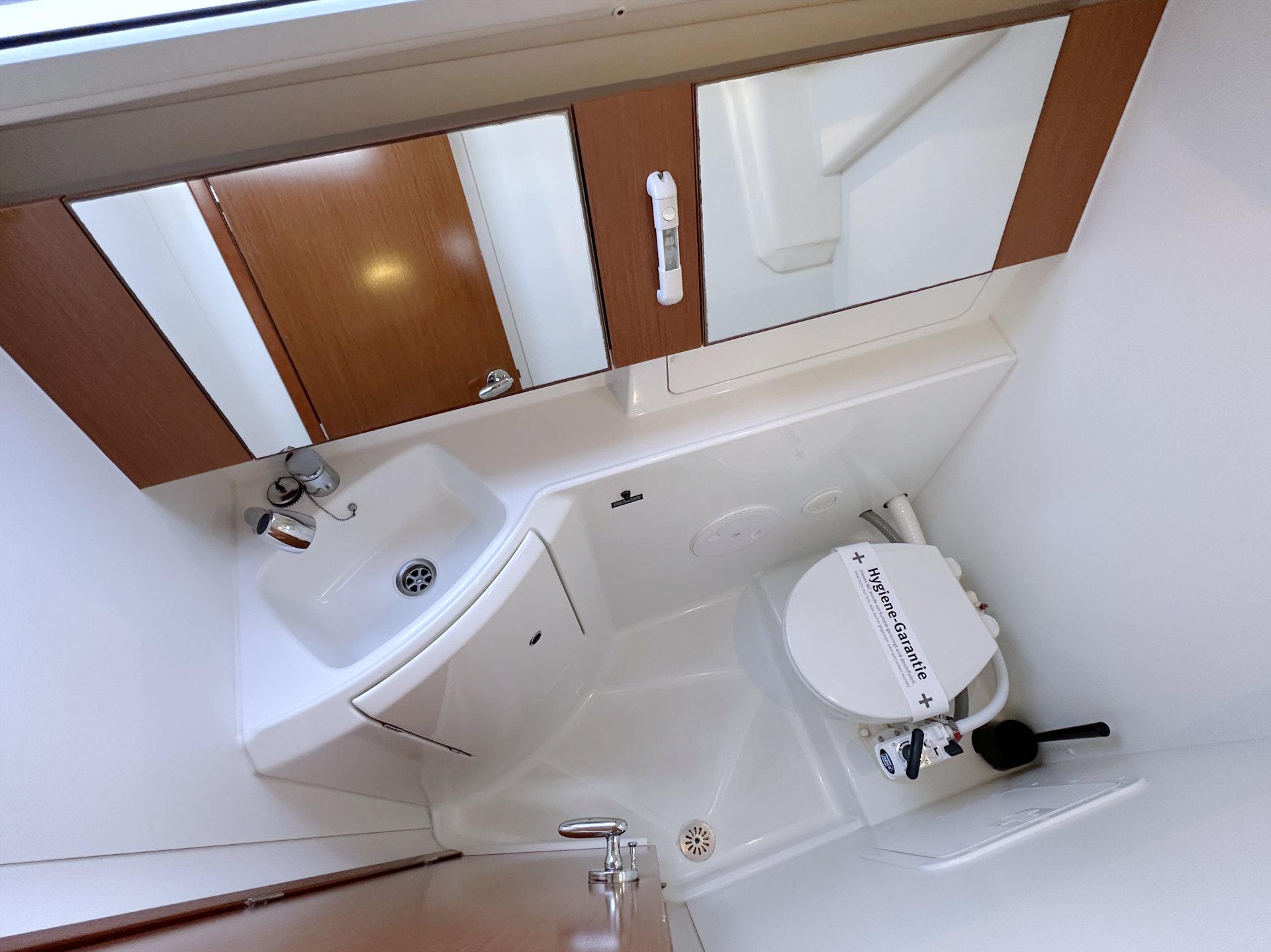 Oceanis 31, picture 17