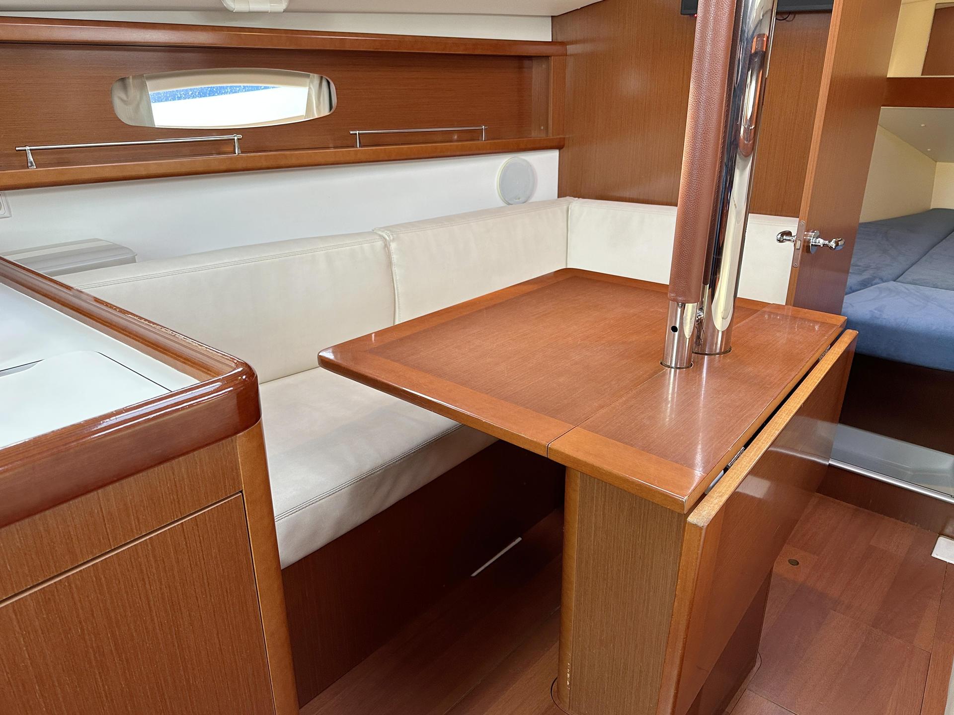 Oceanis 31, picture 14