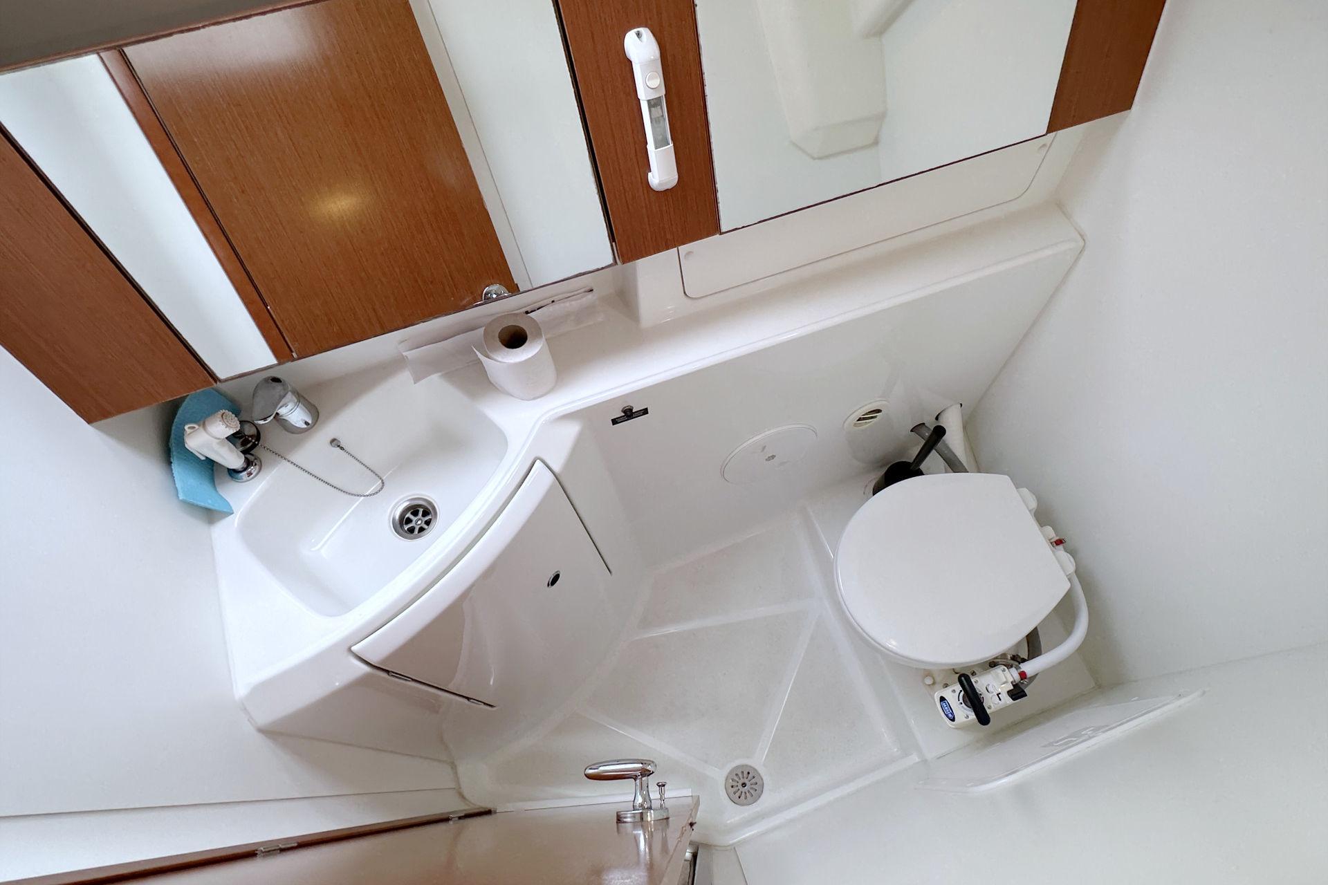 Oceanis 31, picture 17