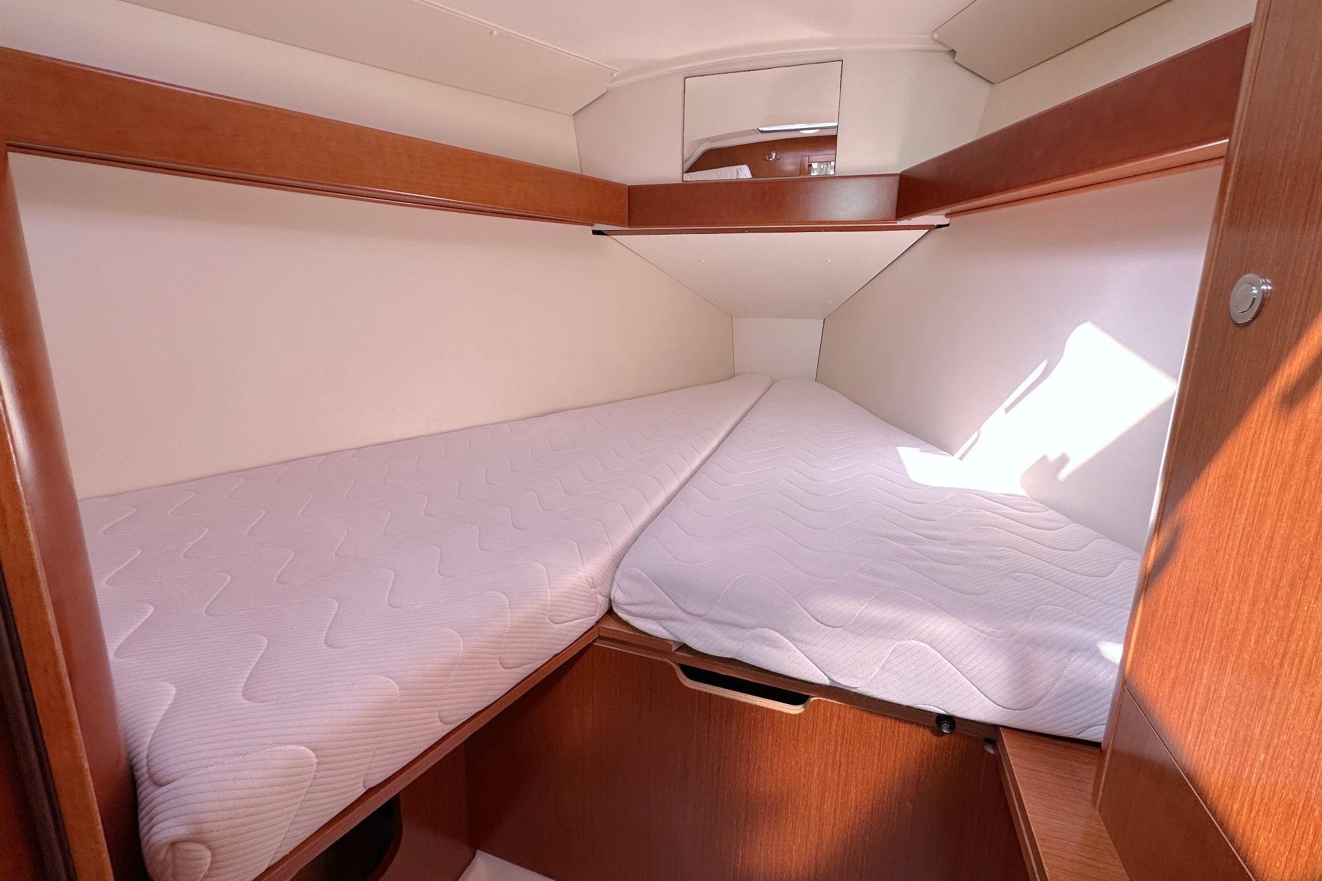 Oceanis 31, picture 15