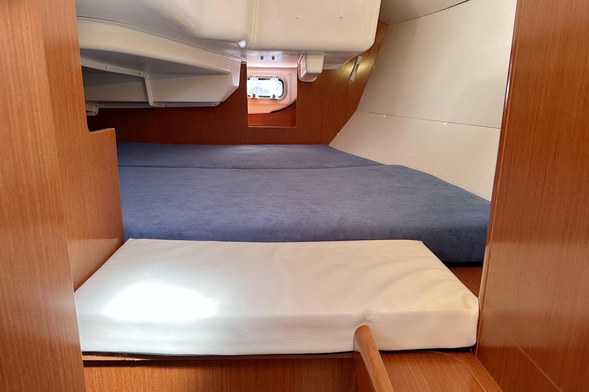 Oceanis 31, picture 16