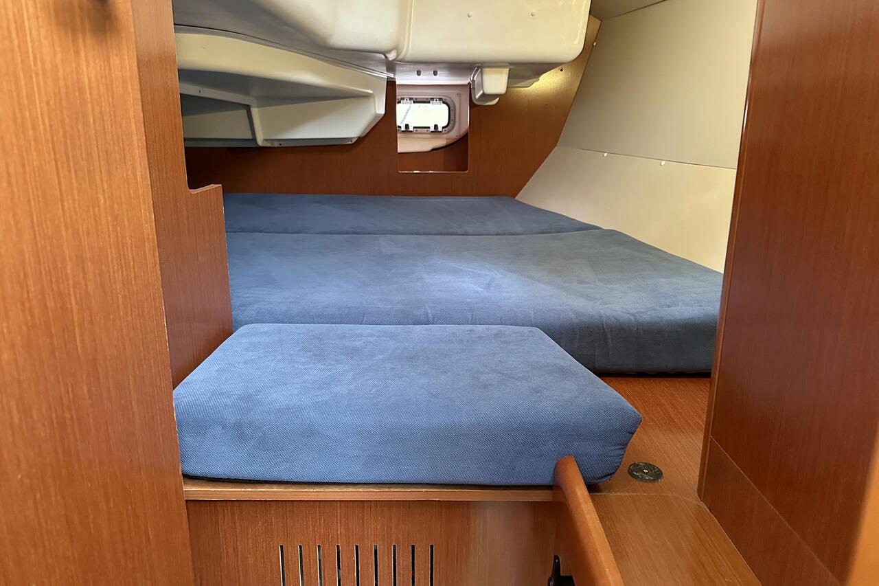 Oceanis 31 - Sunshine, picture 19