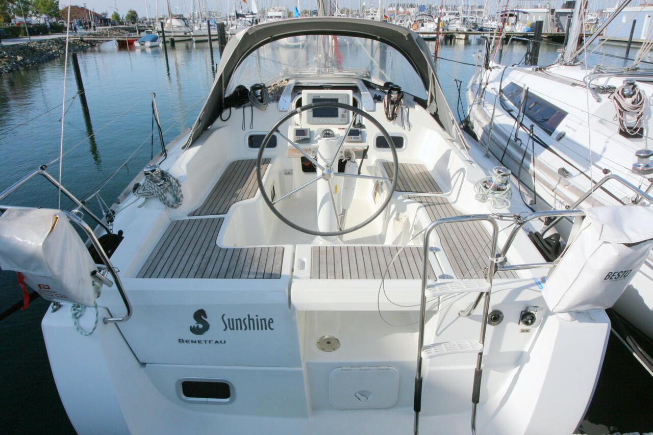 Oceanis 31 - Sunshine, picture 3