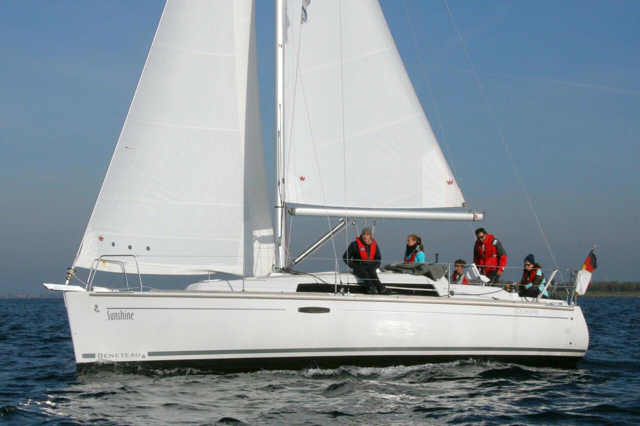 Oceanis 31 - Sunshine, picture 1