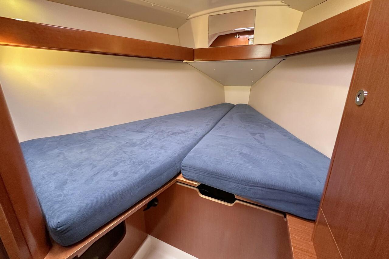 Oceanis 31 - Sunshine, picture 18