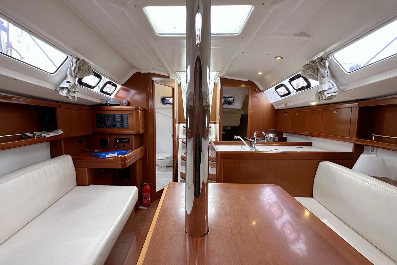 Oceanis 31 - Sunshine, picture 13