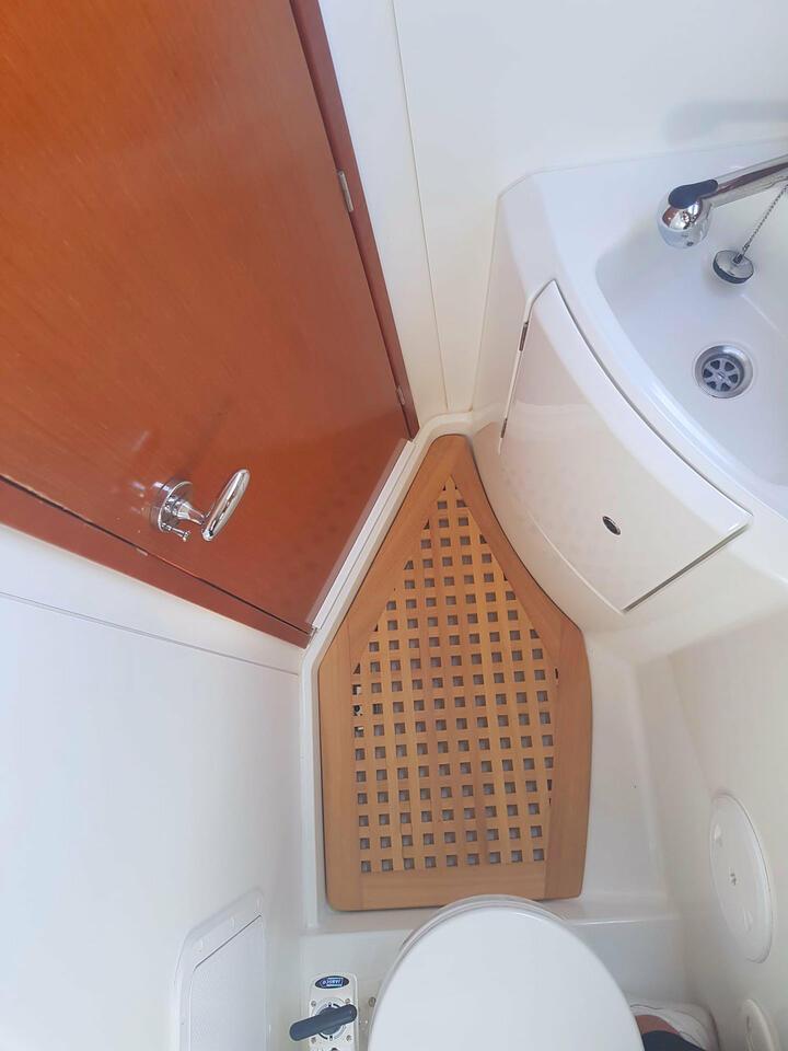 Oceanis 31, picture 21