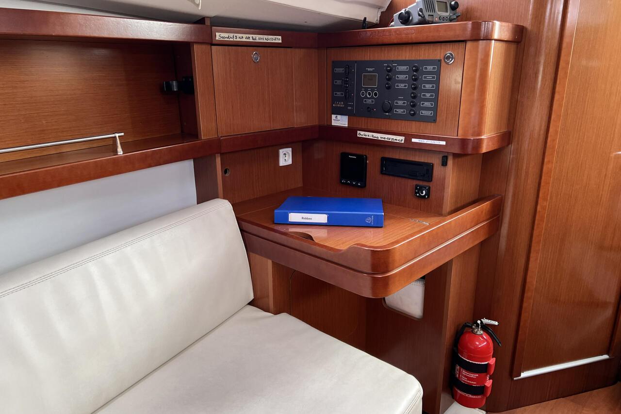 Oceanis 31, picture 14