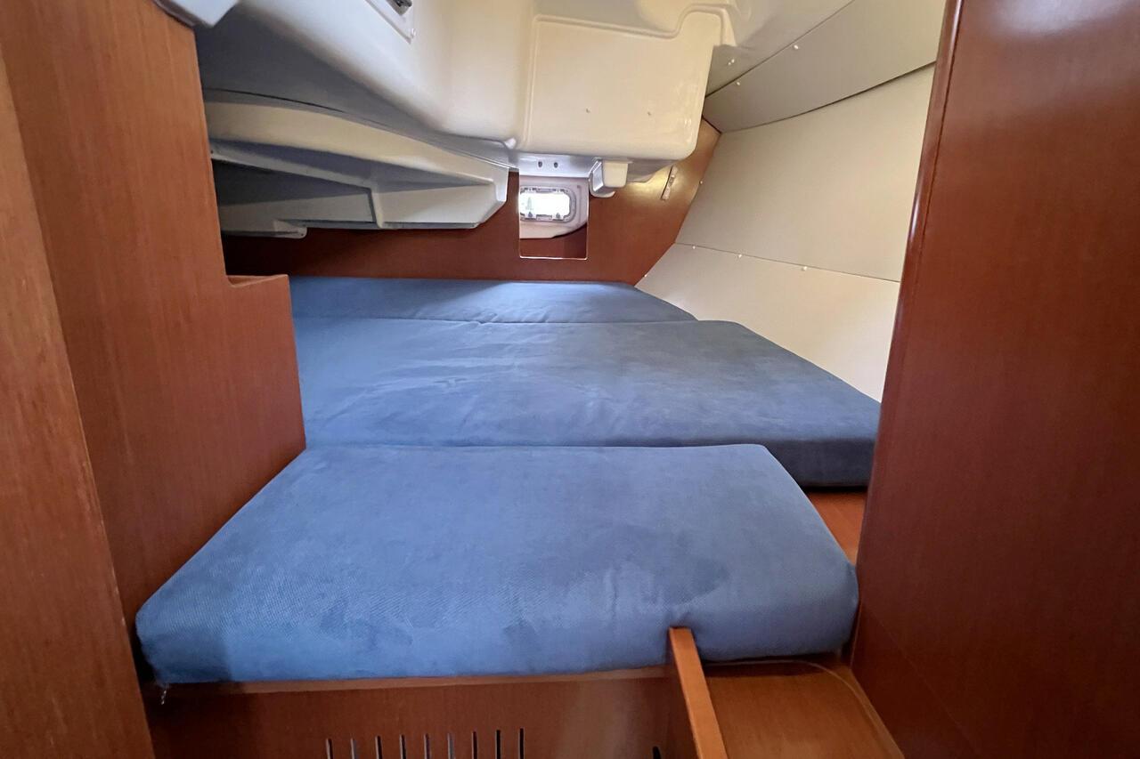 Oceanis 31, picture 18