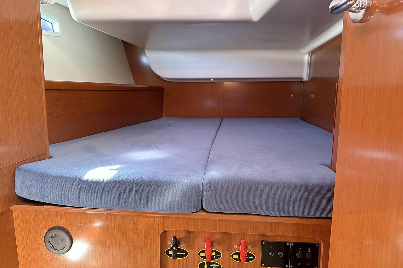 Oceanis 43, picture 18