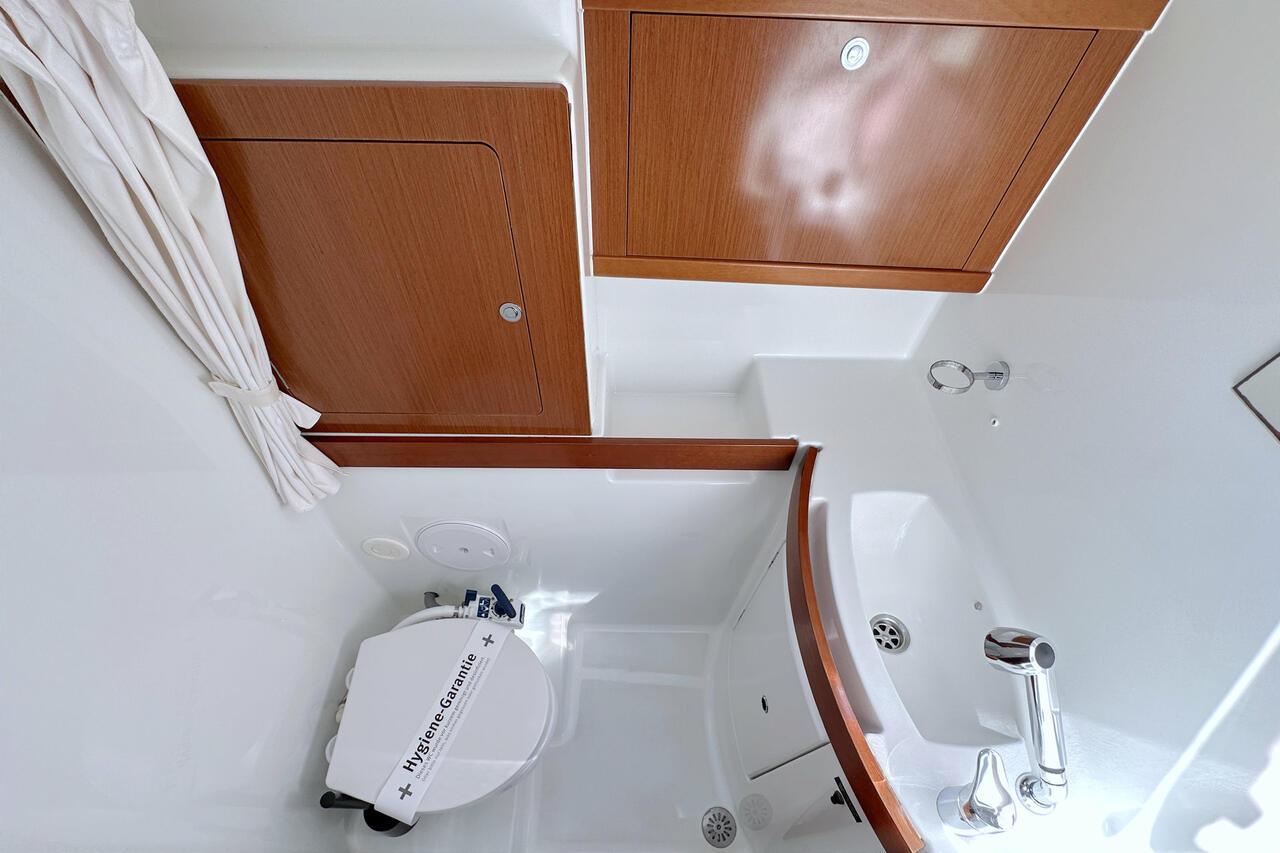 Oceanis 43, picture 20