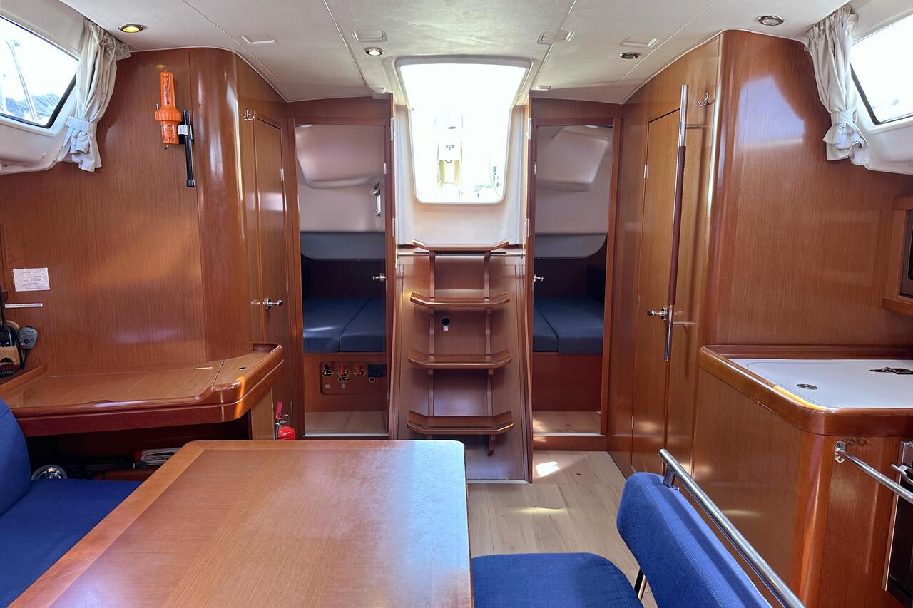 Oceanis 43, picture 11