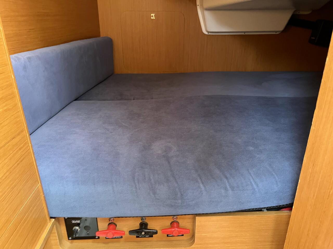 Sun Odyssey 30i - Lightning, picture 18