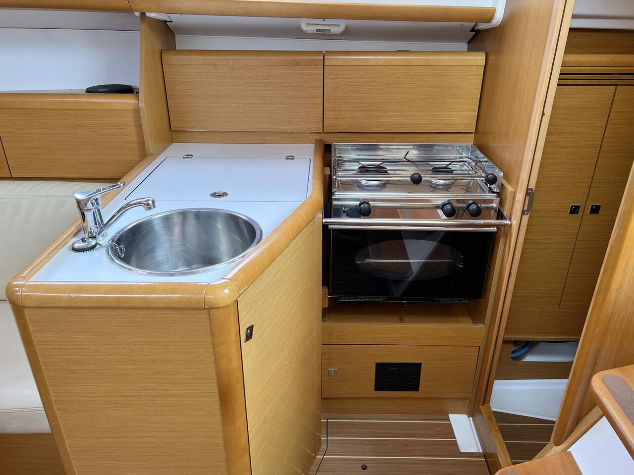 Sun Odyssey 30i - Lightning, picture 15