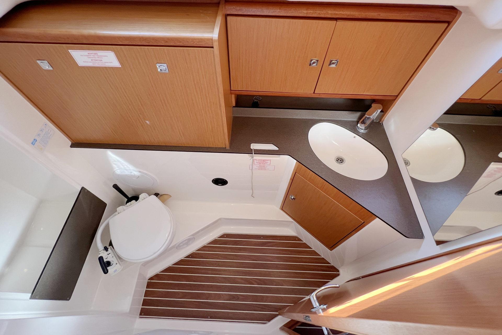 Bavaria Cruiser 33, picture 19